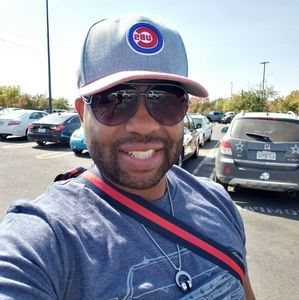 Meet your Posher, Travis